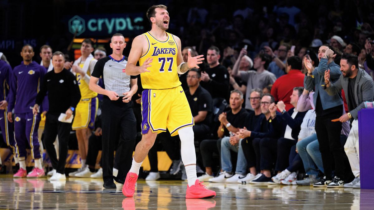 Dončič v poslední sekundě prodloužení vystřelil Lakers výhru